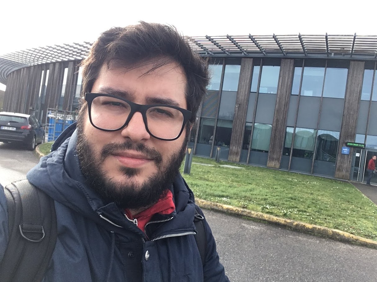 Última foto na despedida do estágio do  Synchrotron SOLEIL - França